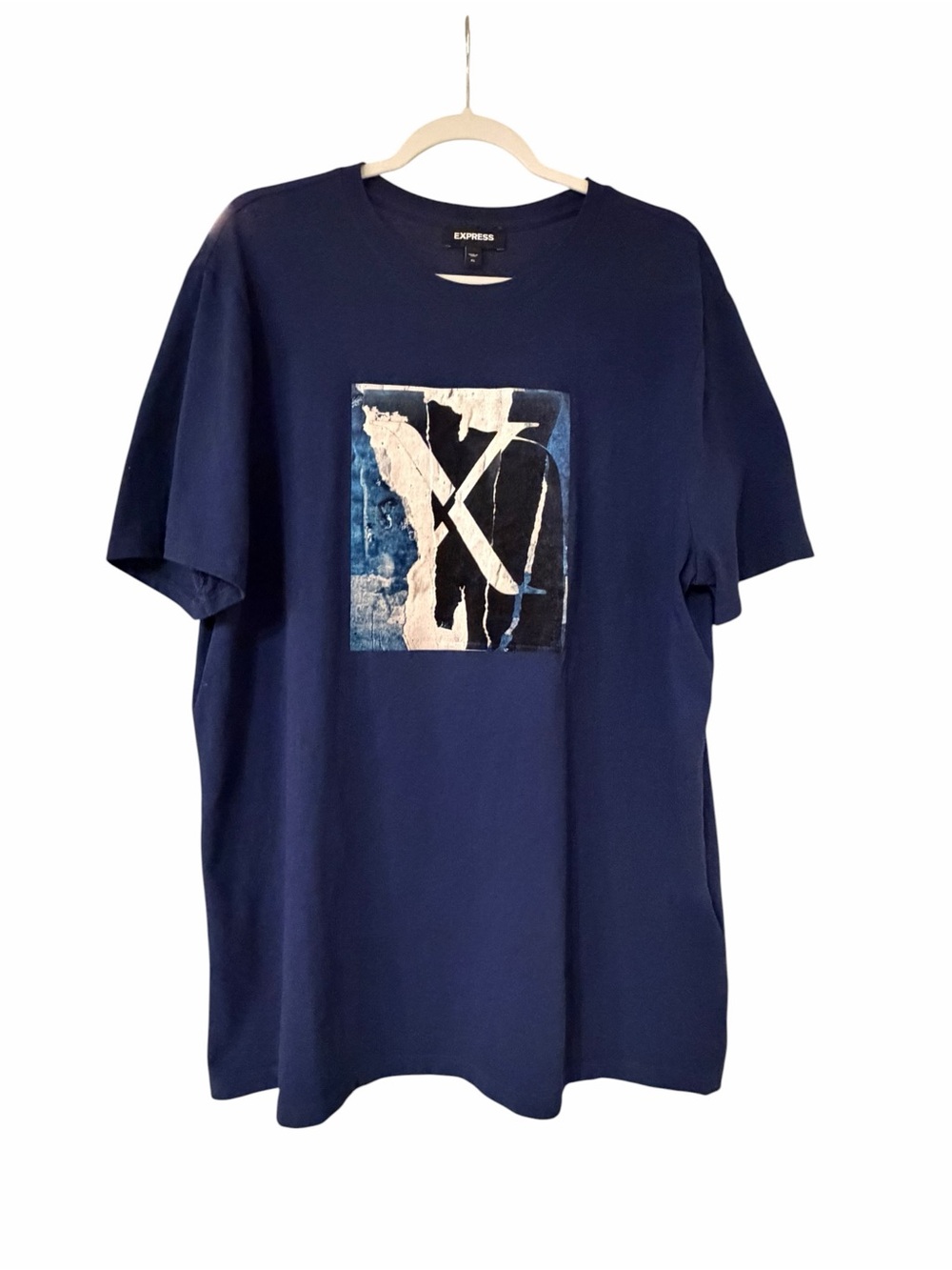 Express Men's Navy Short Sleeve Graphic Tee